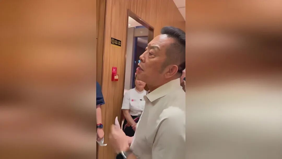 老罗和老贾的公关战：骂赢不是赢，信任才是IP的根本